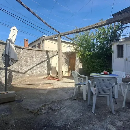 Bajatova Heritage House With Private Courtyard Mostar